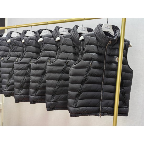 Moncler M098