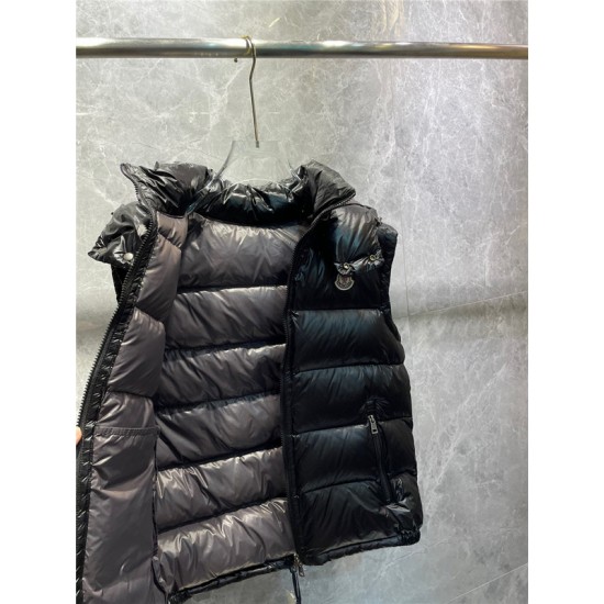 MONCLER Bormes Vest