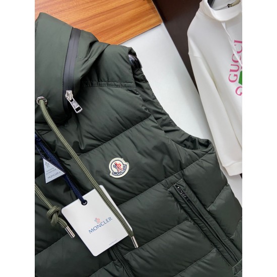 Moncler M008