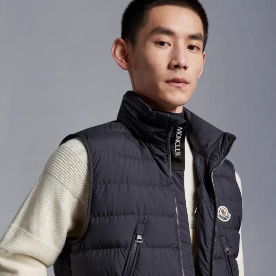 Moncler M098