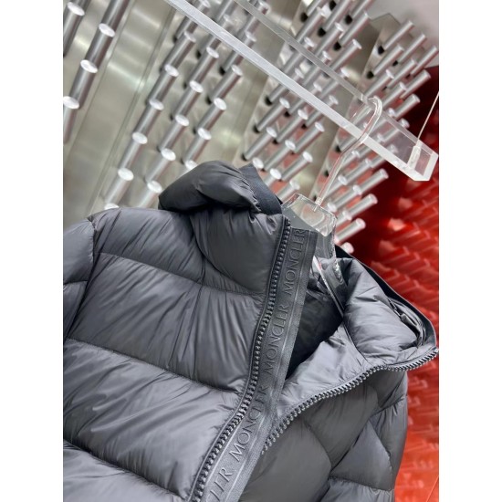 Moncler Myosotis Short Down Jacket