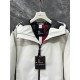 Moncler M066