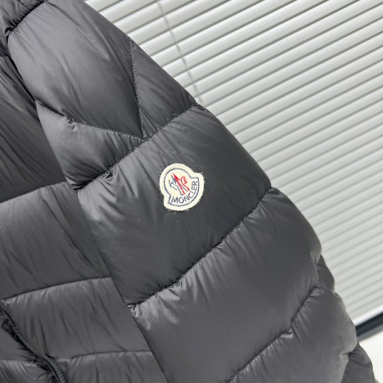 Moncler M016