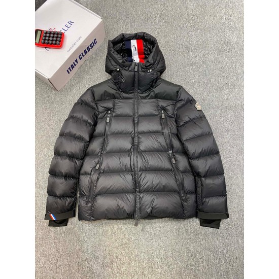 Moncler M044