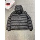 Moncler M044