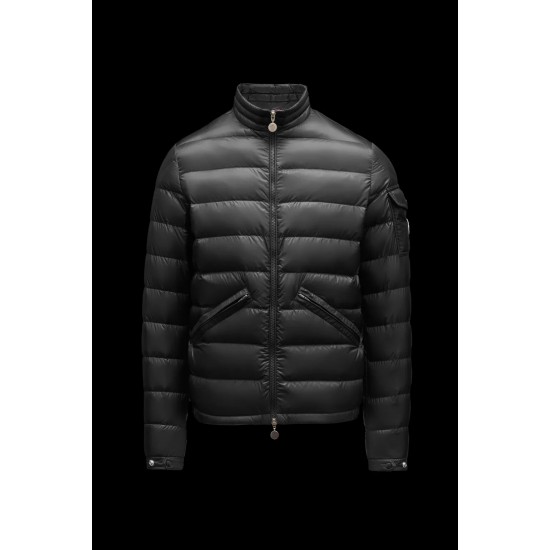 Moncler Agay