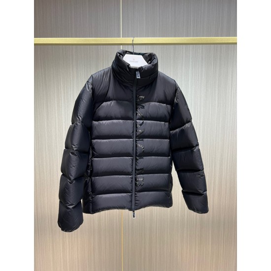 Mocnler Down Jacket M090