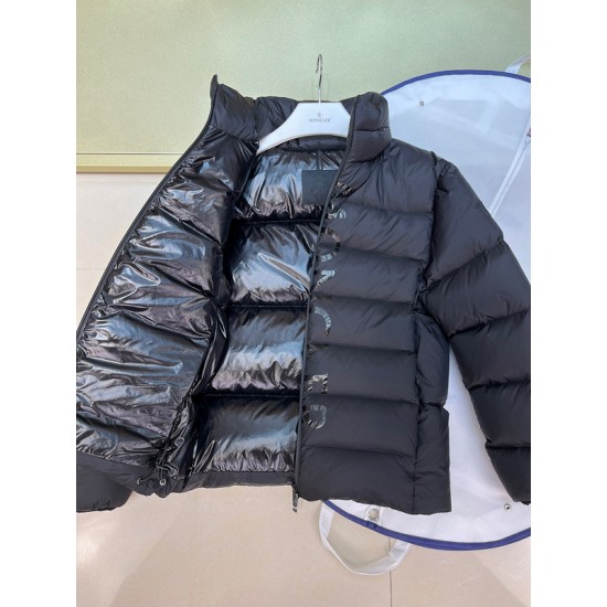 Mocnler Down Jacket M090