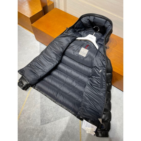 Moncler M022