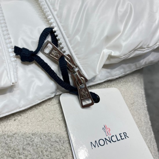 Moncler M019