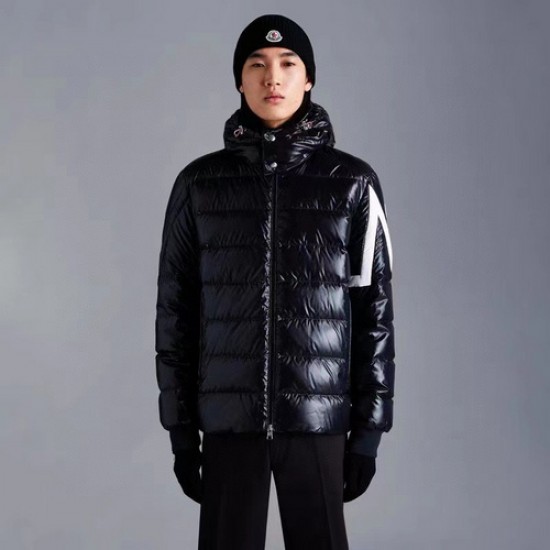 Moncler Saulx Short Down Jacket