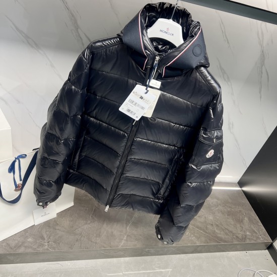 Moncler Pavin Short Down Jacket