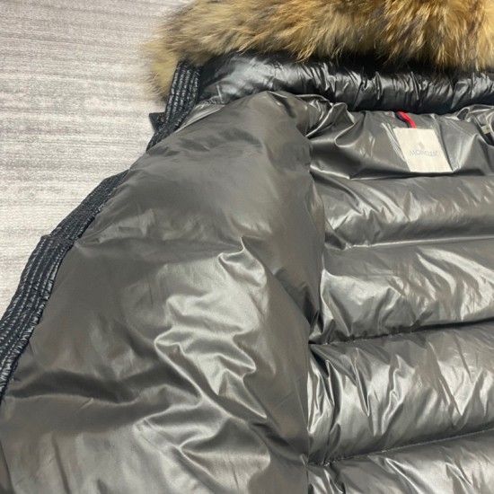 Moncler M011