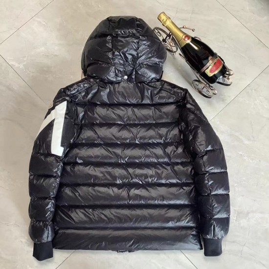 Moncler Saulx Short Down Jacket