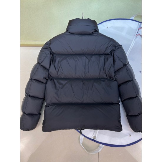 Mocnler Down Jacket M090