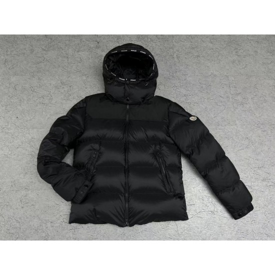 Moncler M056