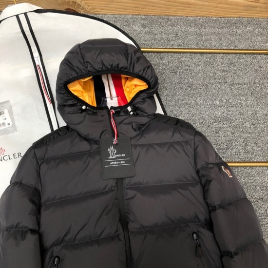 Moncler M007