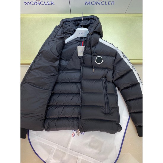 Moncler M048