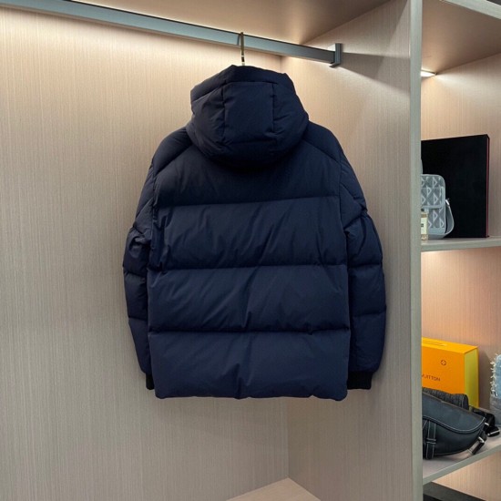 Moncler M057