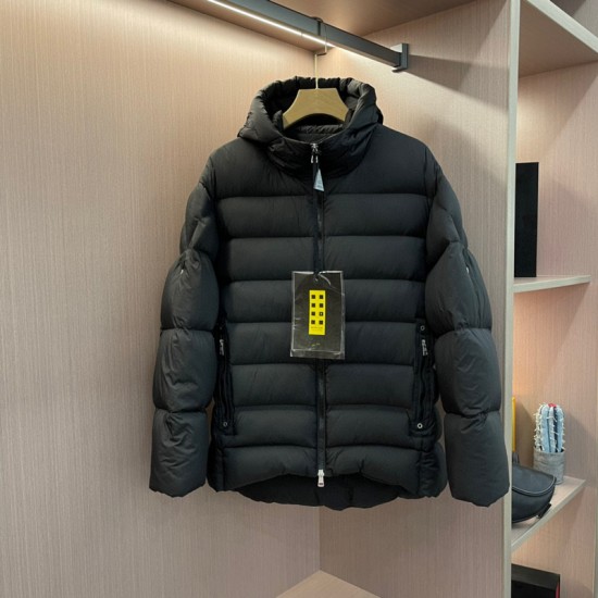 Moncler M063