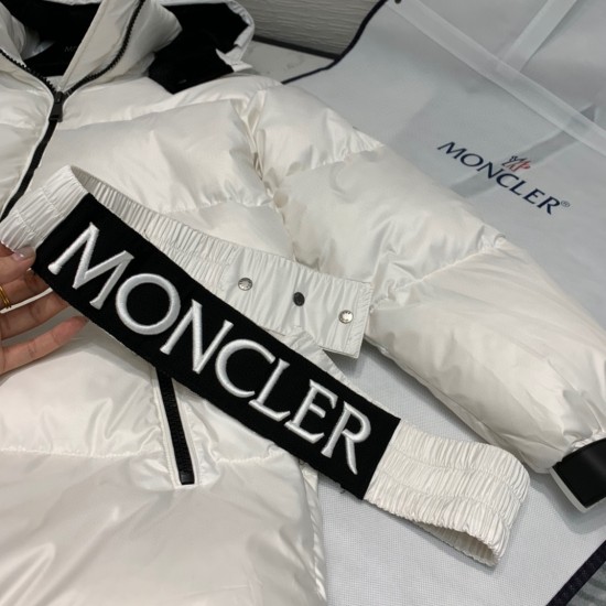 MONCLER TIAC