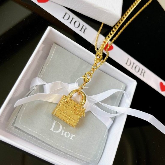 Dior Sweater chain