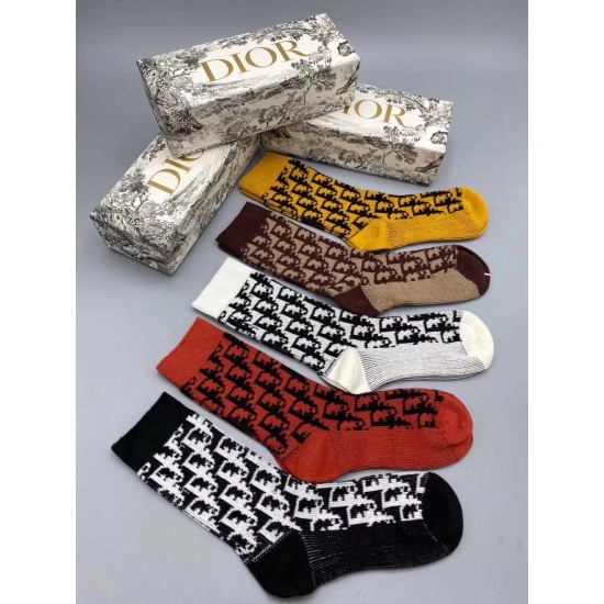 yoyo-2013p119Socks 5 pieces per box