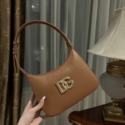 Dolce &amp;amp; Gabban bag size:22*18*6cm