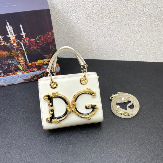 DG bag size 18*16*8cm