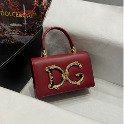 Dolce &amp;amp; Gabban bag size:18*10*5cm