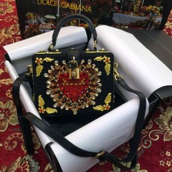 TOP Dolce Gabbana bag size:20*15*7cm