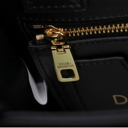 DG BAG Size：16.5×17.5×8cm