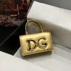 Dolce &amp;amp; Gabban bag size:18*10*5cm