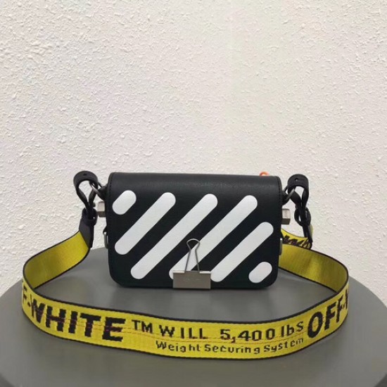 Top quality off white bagSIZE:18*12*5cm