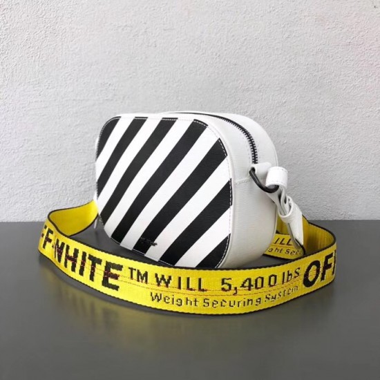 Top quality off white bagSIZE:21*14*5.5cm