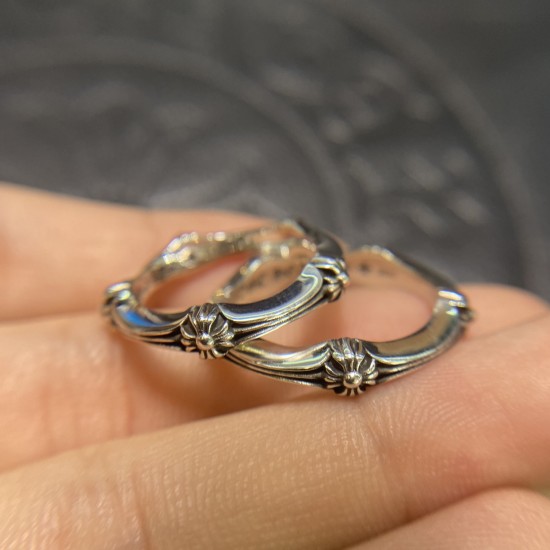 Cross bones Ring