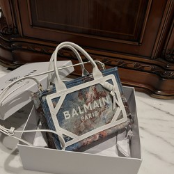 Balmain  bag size::26*18*11cm