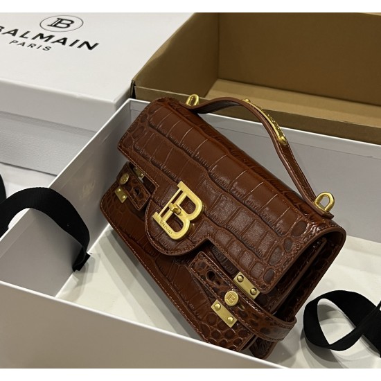 Balmain bag size:23*14*8cm