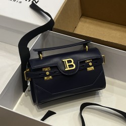 Balmain bag size:19*12*7.5cm