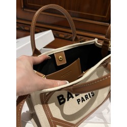 Balmain  bag size::26*18*11cm