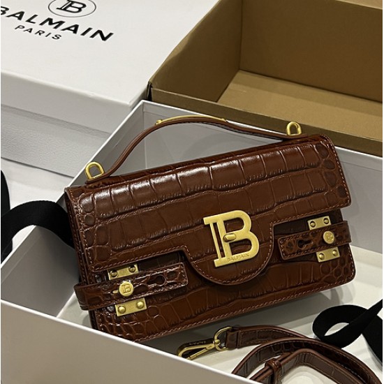 Balmain bag size:23*14*8cm