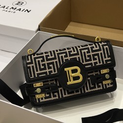 Balmain bag size:23*14*8cm