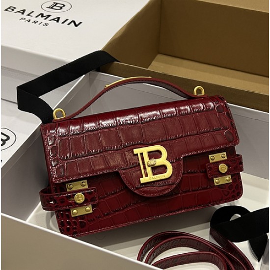 Balmain bag size:23*14*8cm