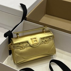 Balmain bag size:19*12*7.5cm