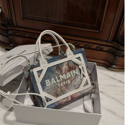 Balmain  bag size::26*18*11cm