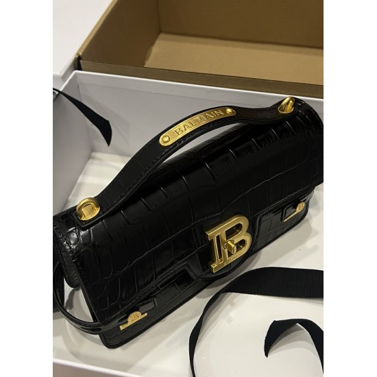 Balmain bag size:23*14*8cm