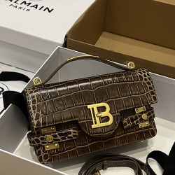 Balmain bag size:23*14*8cm