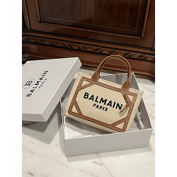 Balmain  bag size::26*18*11cm