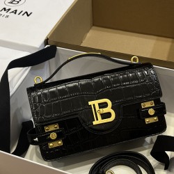 Balmain bag size:23*14*8cm