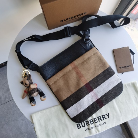 Burberry D886350